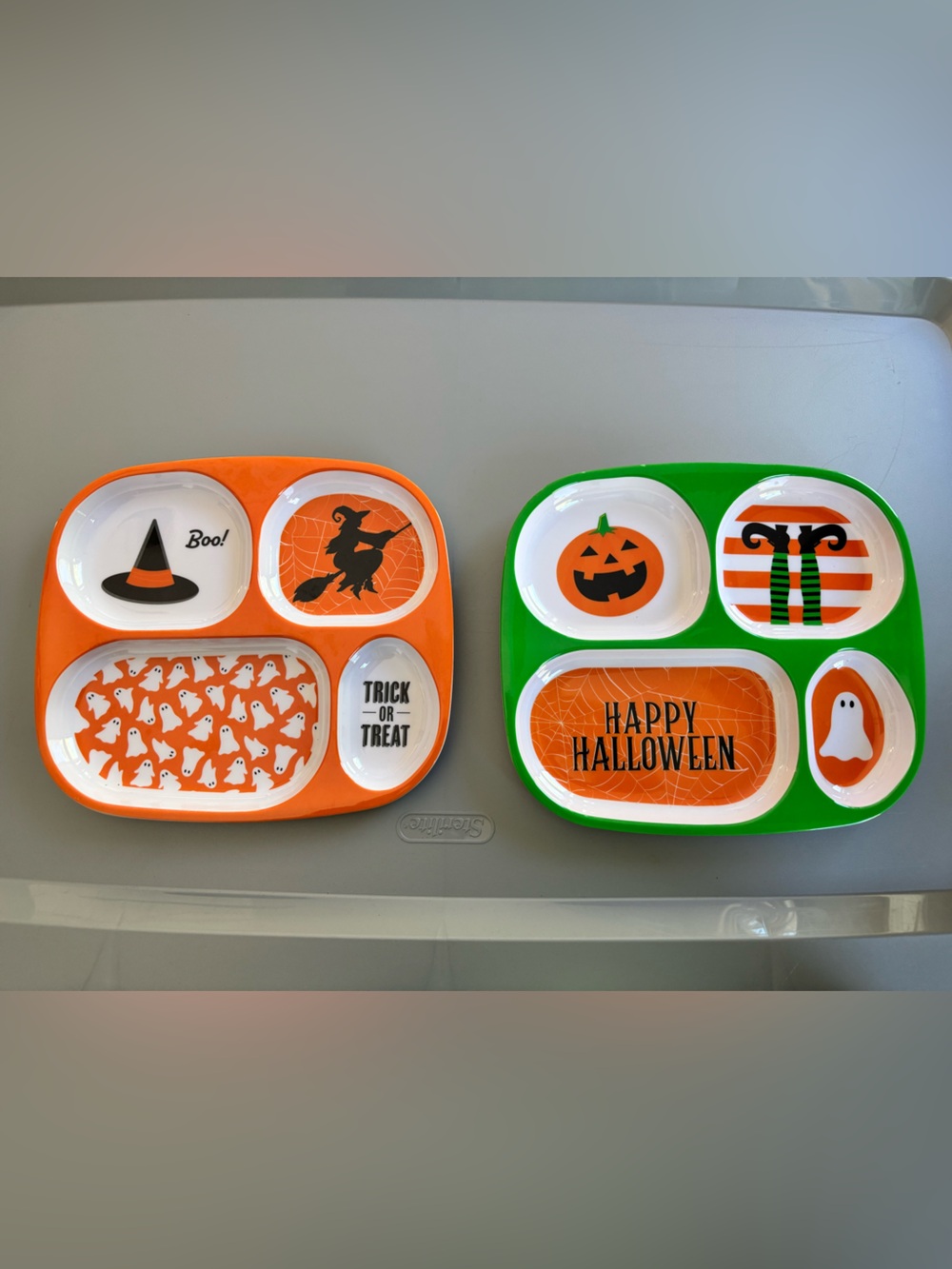 Halloween Themed Sectioned Dinner Trays - Orange & Green 2 plates